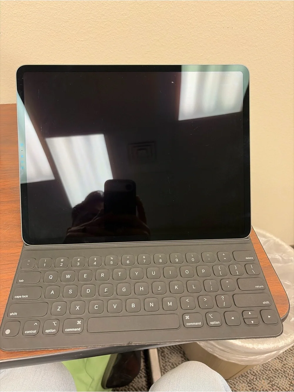 Apple iPad with Black Smart Keyboard
